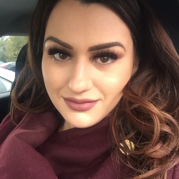 Meet your Posher, Kaitlyn - Picture 6 of 6